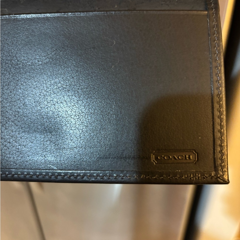 New Coach Vintage Black Leather Checkbook Holder!!! - Picture 4 of 4